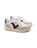Sneaker da donna con dettagli suede
