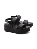 Sandalo nero in pelle con zeppa donna