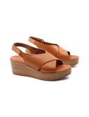 Sandalo zeppa con fascia incrociata