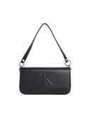 Sculpted Flap Shoulder Pouch25 borse