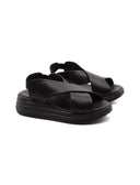 Sandalo zeppa in pelle morbida da donna