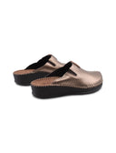 Ciabatta in pelle laminata da donna