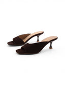 Ciabatta scamosciata con tacco kitten