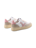Sneaker da donna con dettagli suede
