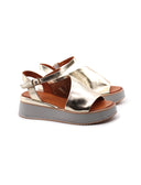 Sandalo oro in pelle laminata da donna