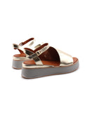 Sandalo oro in pelle laminata da donna