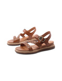 Sandalo in pelle con borchie da donna