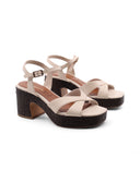 Sandalo in pelle con tacco e plateau