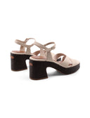 Sandalo in pelle con tacco e plateau