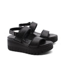 Sandalo nero in pelle con zeppa donna