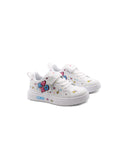 Sneaker con borchie e stampa da bimba