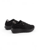 Sneaker scamosciata nera da donna