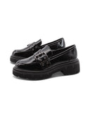 Mocassino vegan con fibbia e borchie