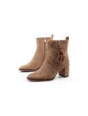 Stivaletto con pendente con nappine