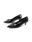 Kitten heel in vernice nera da donna