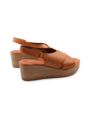 Sandalo zeppa con fascia incrociata