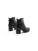 Ankle boot nero in pelle da donna