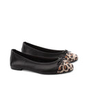 Ballerina con punta animalier e fiocco