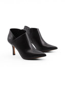 Stivaletto nero a punta con zip donna