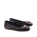 Ballerina in pelle con dettaglio donna