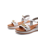 Sandalo da bimba in pelle con catena