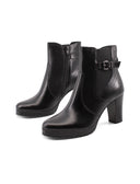 Stivaletto nero con tacco alto e zip