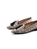 Mocassino a punta da donna con nappine