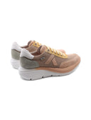 Sneaker donna con dettagli scamosciati