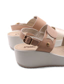 Sandalo in pelle con zeppa e plateau