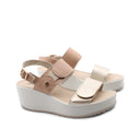 Sandalo in pelle con zeppa e plateau