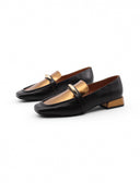 Mocassino bicolore con inserto dorato