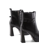 Ankle boot nero con plateau da donna
