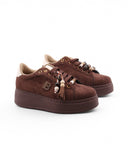 Sneaker marrone con charms da donna