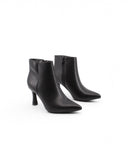 Ankle boot nero con tacco a rocchetto