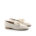 Mocassino in pelle con morsetto oro