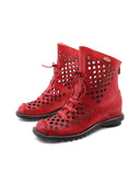 Stivaletto in pelle traforata da donna