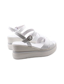 Sandalo con zeppa e plateau da donna