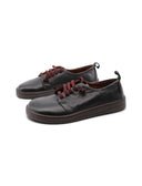 Scarpa in pelle con lacci elastici