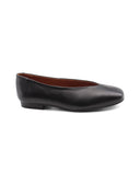 Ballerina a mandorla nera in pelle