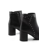 Stivaletto nero con borchie da donna