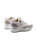 Sneaker zeppa con dettagli in suede