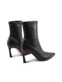 Tronchetto nero a punta con tacco alto