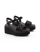 Sandalo con zeppa e plateau da donna