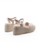 Sandalo con zeppa e plateau da donna