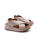 Sandalo zeppa in pelle morbida da donna