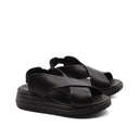 Sandalo zeppa in pelle morbida da donna