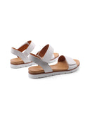 Sandalo flat in pelle da donna